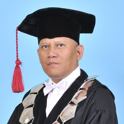 Dr. Dasuki, SH. MH>